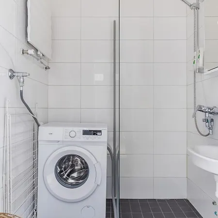Beautiful In Pasila, Free Parking Apartment
